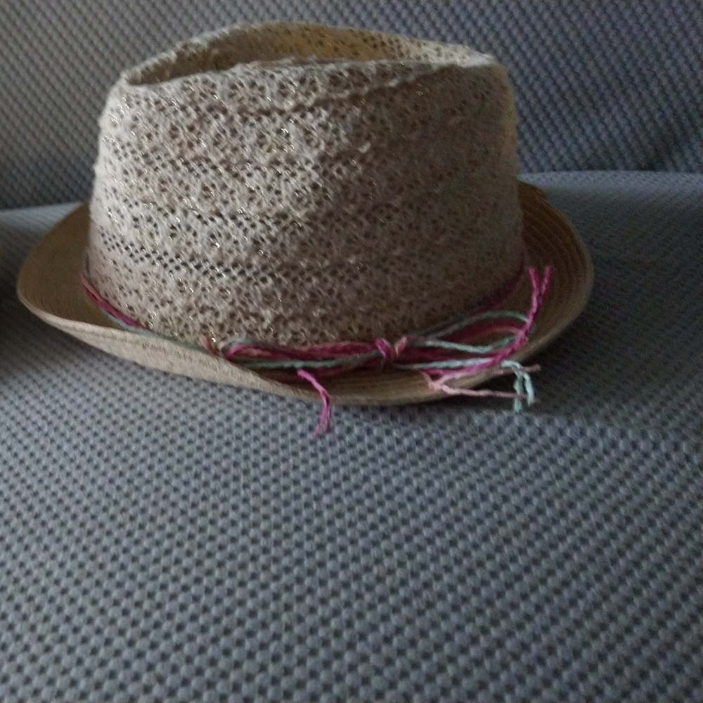 Little girl's hat